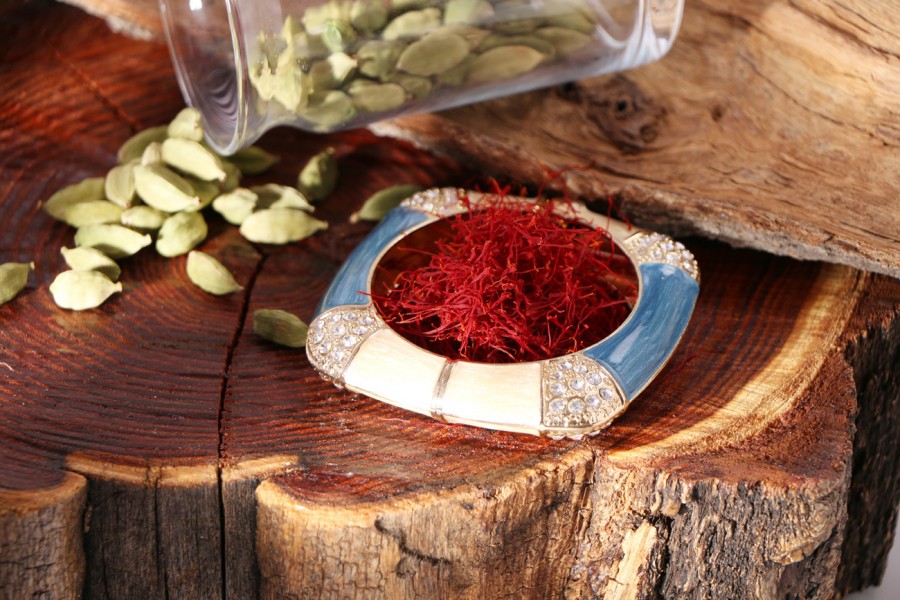 What difference between Persian Saffron and Indian Saffron?( Iranian Saffron VS Kashmiri Kesar)