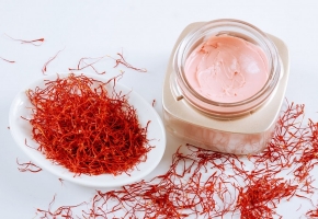 Introduce miraculous facial and hair saffron masks to have bright and soft skin